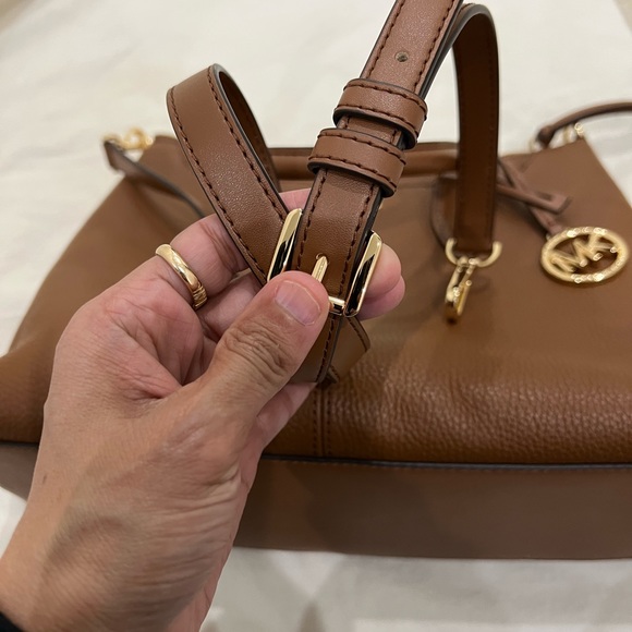 Michael Kors leather handbag - Picture 5 of 9